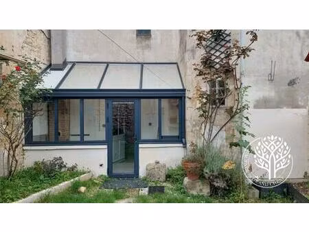 pied a terre dans la petite cite de caractere