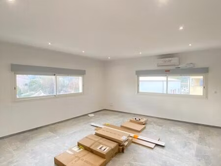 location bureau 4 pièces montboucher-sur-jabron 26740 - 800 € - surface privée