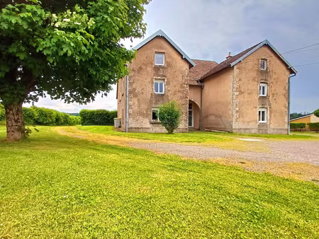 ancienne ferme rénovée avec deux logements secteur lure
