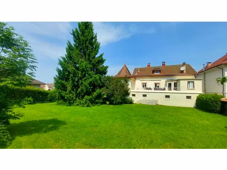 maison 10 pièces 225 m2 terrain de 14.02 ares