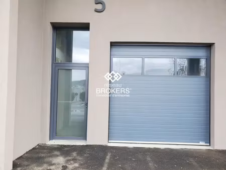 local professionnel neuf à poisy : 135m²