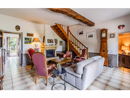 exclusivité : un véritable bijou dans un hameau à 15mn de la