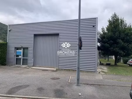 a louer local mixte seyssinet 357m2