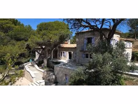 maison avec piscine et jardin beaucaire (30)