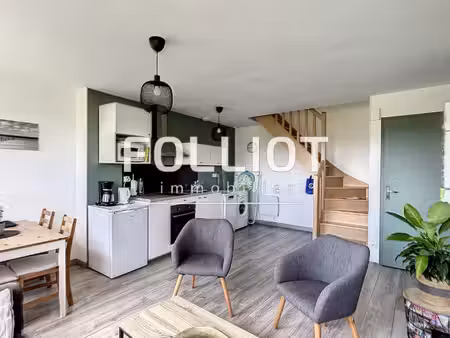 a louer - appartement meublé en duplex - 'bail étudiant 9 mois ou à l'année ' - donville l