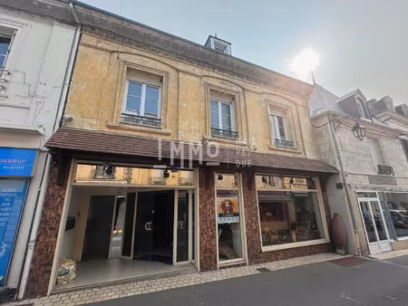 immeuble avec 3 logements et local commercial