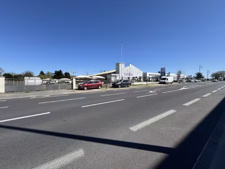 à vendre ou à louer terrain constructible de 2978 m2 id