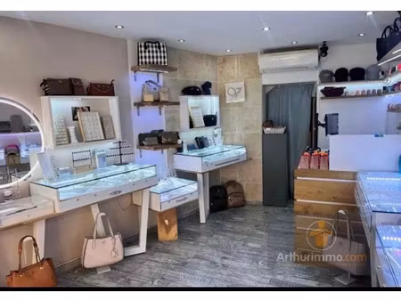 vente locaux professionnels 2 pièces 24 m² à le lavandou (83980)  78 000 €