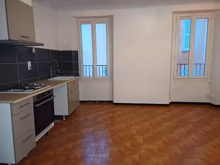 location appartement 2 pièces 44 m² à le muy (83490)  565 €