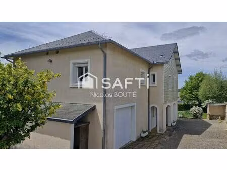 maison d'habitation avec garages et terrain