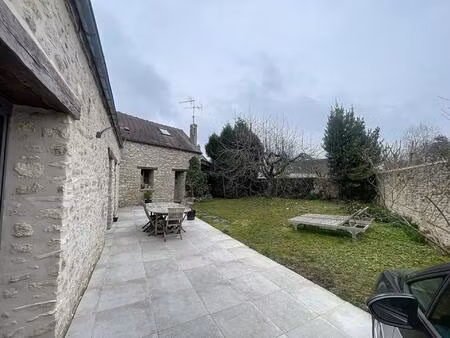 charmante maison de 5 pièces  dans joli village