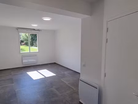 location locaux professionnels 30 m² à soisy-sous-montmorency (95230)  850 €