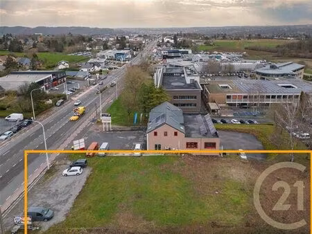 terrain avec projet commercial