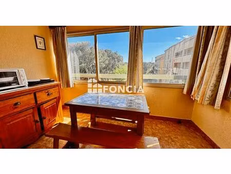 six fours  à 200m. de plage et commerces au calme