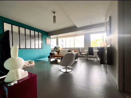 f4 contemporain nancy centre avec parking.