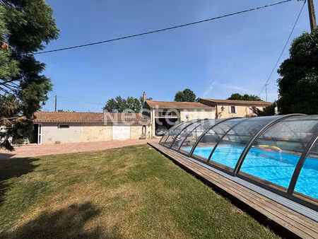 a vendre - grande maison familiale avec piscine  dépendances et écuries - 9 pièces - 205m²