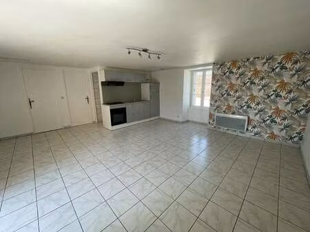 location appartement 2 pièces à saint-méen-le-grand (35290) : à louer 2 pièces / 44m² sain