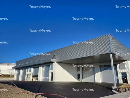 local d'activites a louer