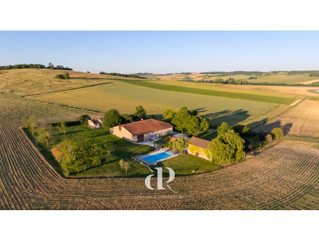 charmante maison avec vue panoramique et granges
