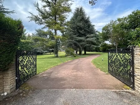 maison de luxe à vendre à mottier