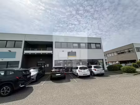 location local professionnel 149m² cailloux sur fontaines 69270