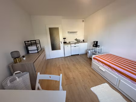 studio meublé refait à neuf - quartier gourgan