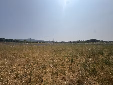 achat terrain 661m² la crau 83260