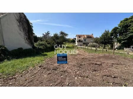 terrain constructible siitué à angervilliers de 288 m2