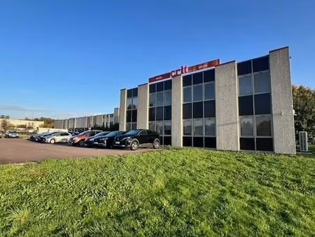 location local professionnel 970m² val de reuil 27100