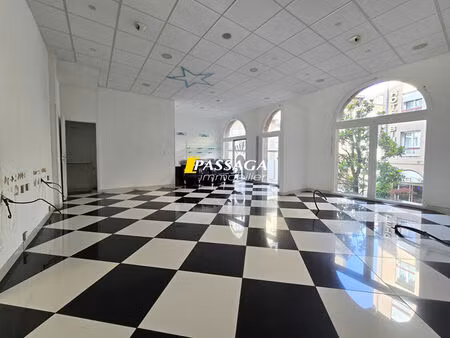 location local commercial 2 pièces 96m2 rodez 12000 - 1580 € - surface privée