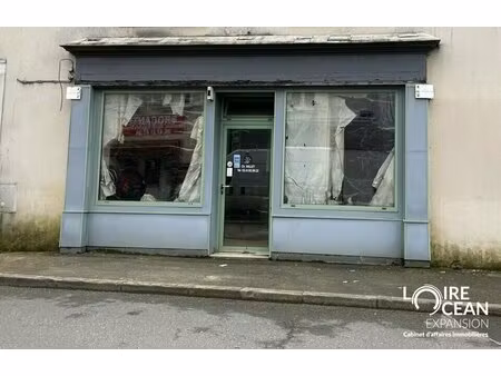 achat local commercial 85m² cande 49440