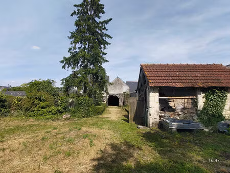 affaire à saisir : maison ancienne à rénover entièrement .