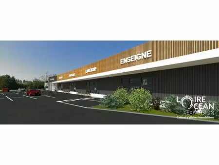 location local commercial 243m² cande 49440