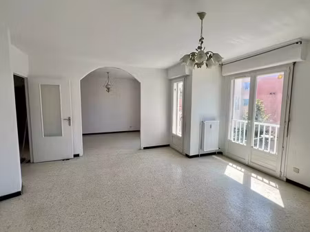 vente appartement 5 pièces 100m2 la londe-les-maures 83250 - 228000 € - surface privée