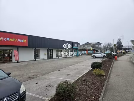 location local commercial