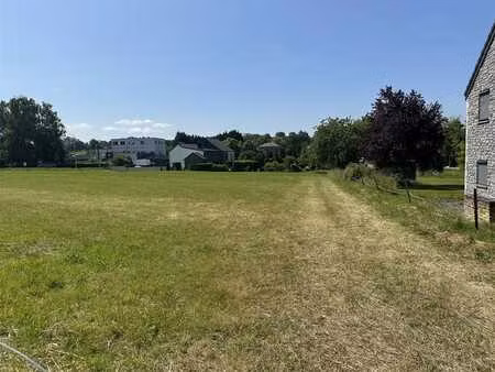 très beau terrain