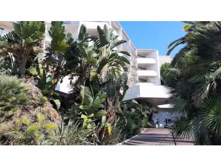 vente appartement 2 pièces à cannes (06400)  243 500 €