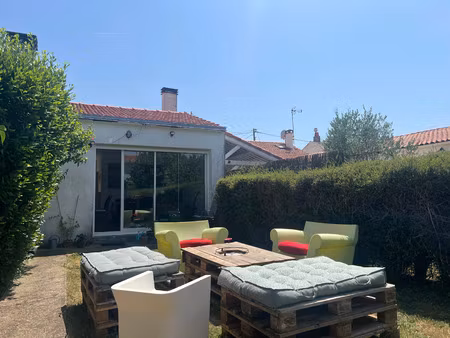fetilly : maison avec jardin (louée jusqu'en mars 2028)