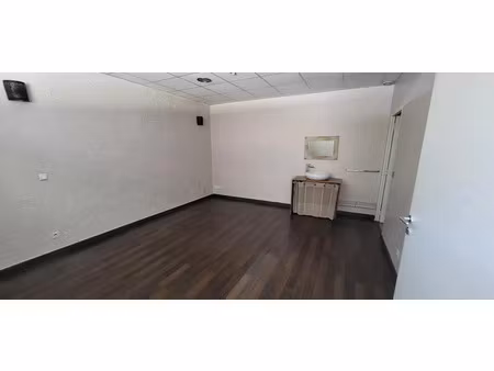 vente locaux professionnels à la farlède (83210)  97 000 €