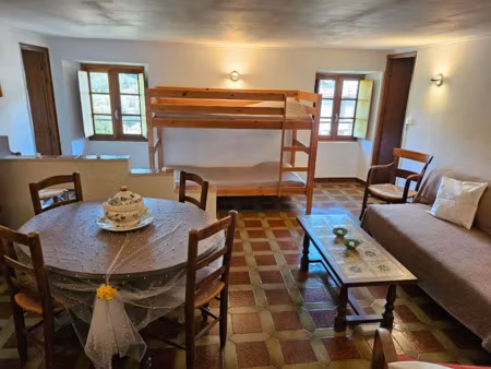 location meublée appartement 3 pièces à luri (20228)  500 €