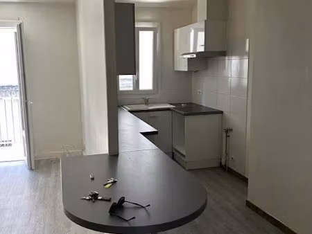 location appartement 3 pièces à sainte-foy-la-grande (33220)  590 €