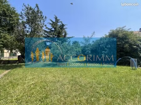 terrain 670 m² mions