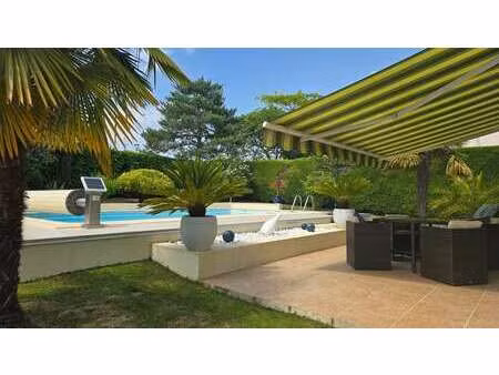 vente maison viager à saintes (17100) : à vendre viager / 96m² saintes