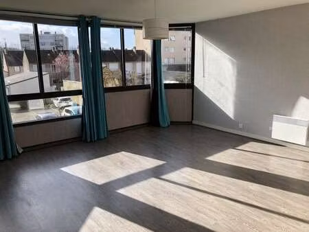 location appartement 2 pièces à la ferté-bernard (72400) : à louer 2 pièces / 42m² la fert