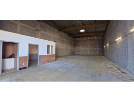 location locaux professionnels à afa (20167)  2 900 €