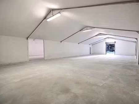 location locaux professionnels à roquevaire (13360)  4 179 €