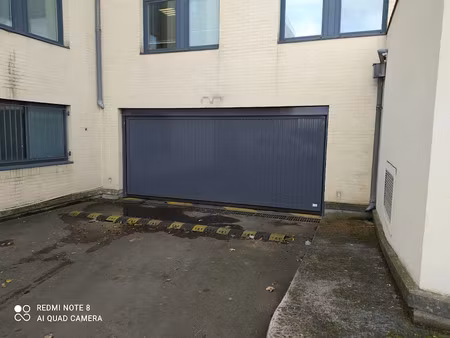 location parking à arcueil (94110)  65 €