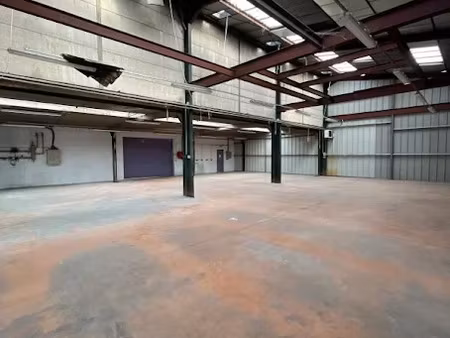 location locaux professionnels à cosne-cours-sur-loire (58200)  900 €