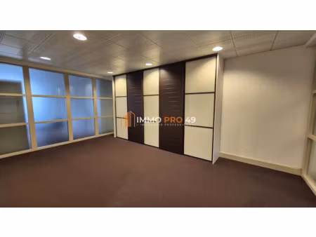 location locaux professionnels 82 m² à la roche-sur-yon (85000)  800 €