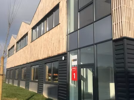 location locaux professionnels à serris (77700)  3 580 €